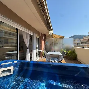 6 Personnes Avec Terrasse Et Jacuzzi Plein Cœur Centre-ville Quartier Du Port De Appartement